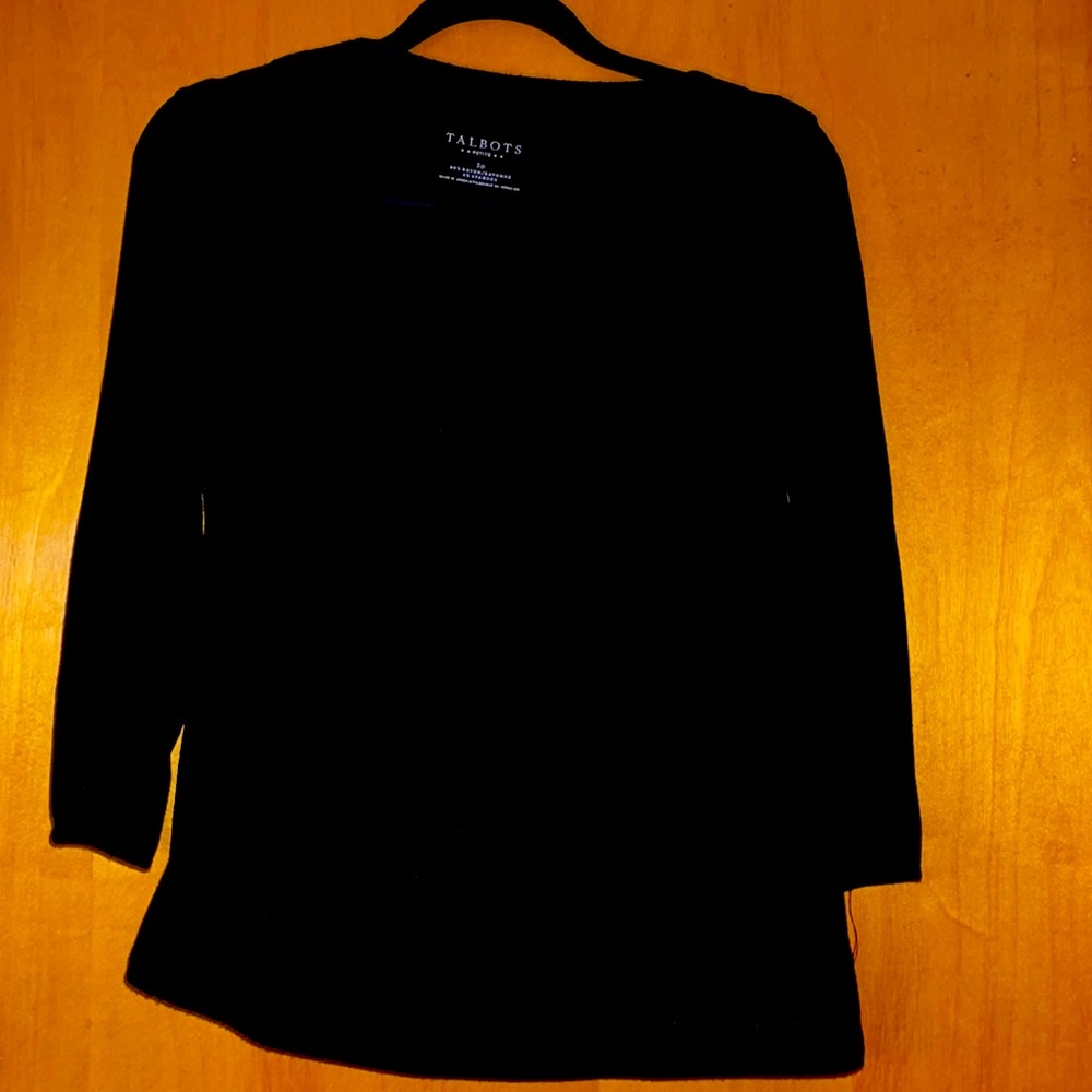 Black quarter sleeve top